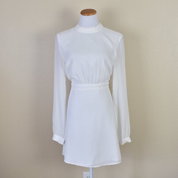 Modcloth Dresses & Skirts - Modcloth White Long Sleeve Back Slit Dress - 10